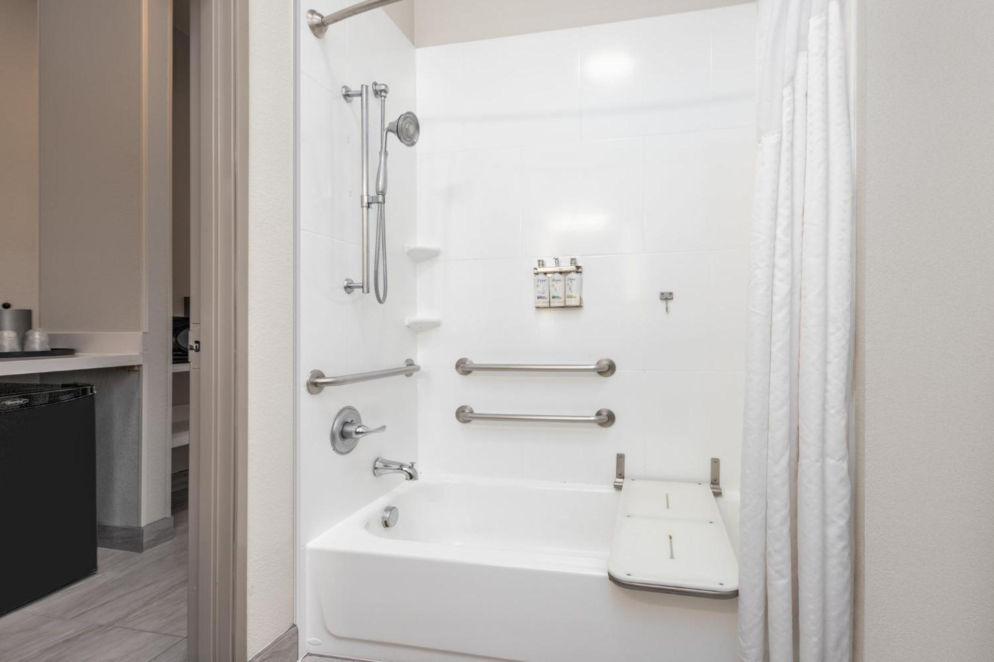 Holiday Inn Express Hotel & Suites Dallas West By Ihg Екстериор снимка