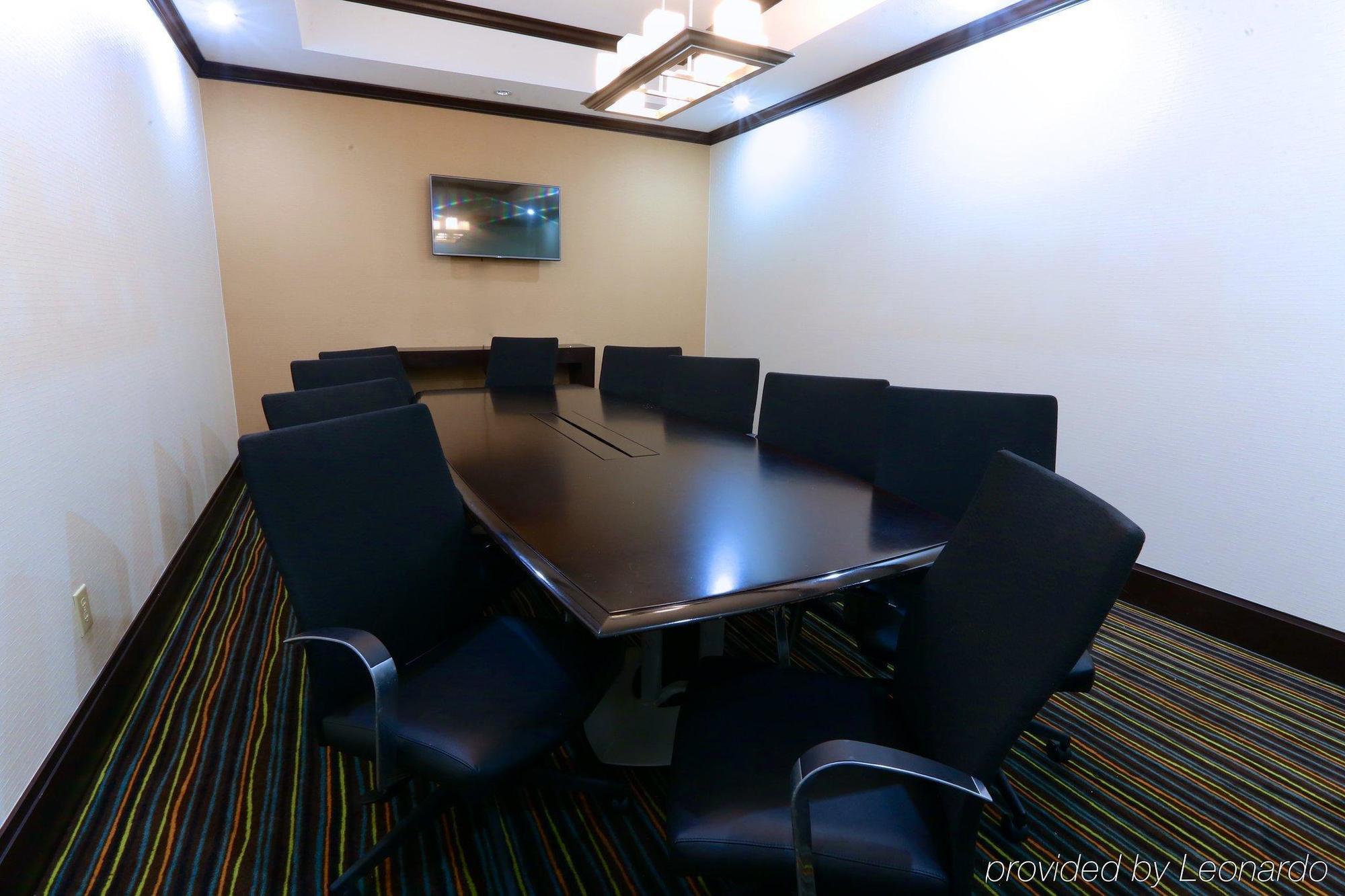 Holiday Inn Express Hotel & Suites Dallas West By Ihg Екстериор снимка