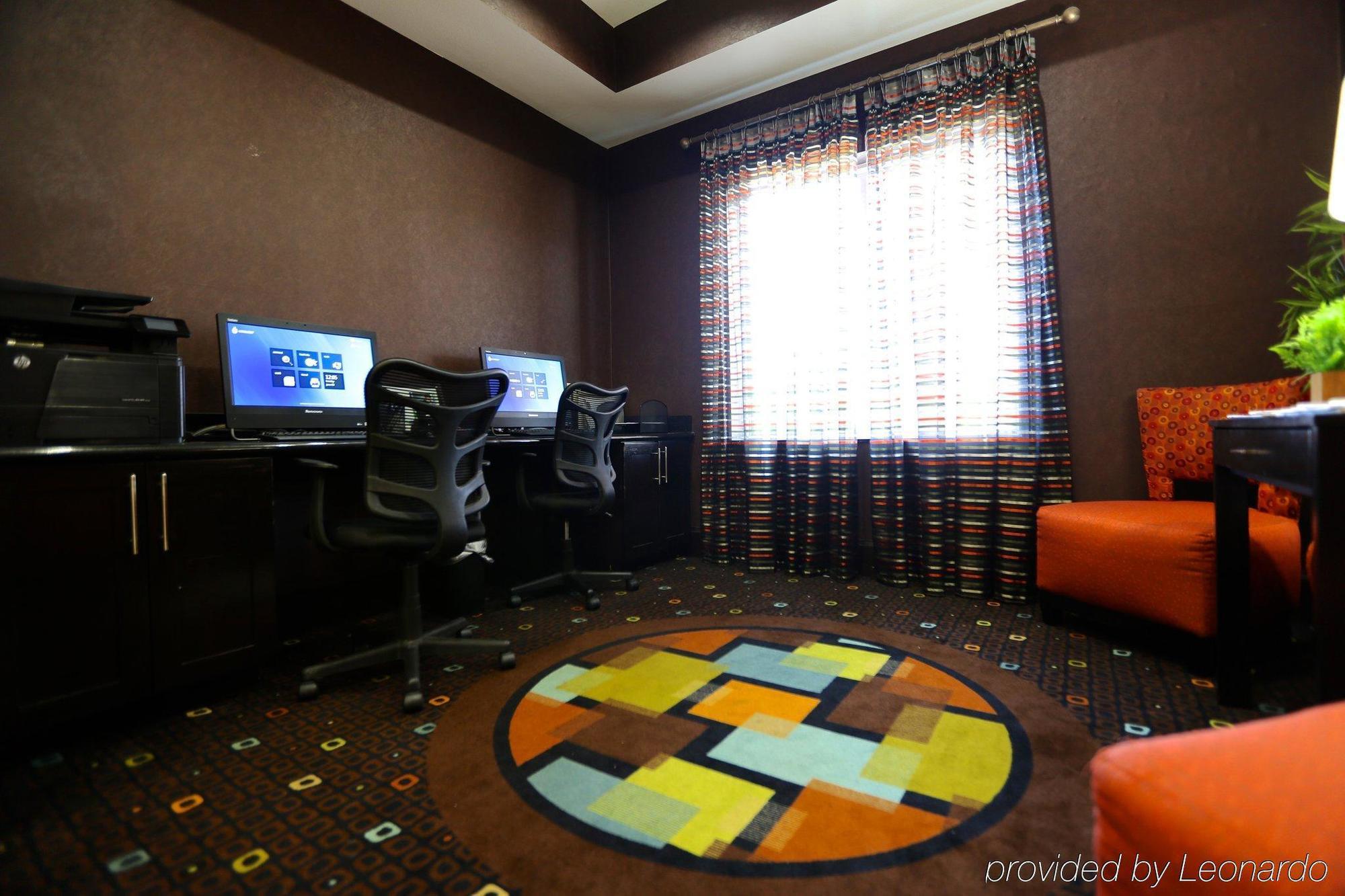 Holiday Inn Express Hotel & Suites Dallas West By Ihg Екстериор снимка