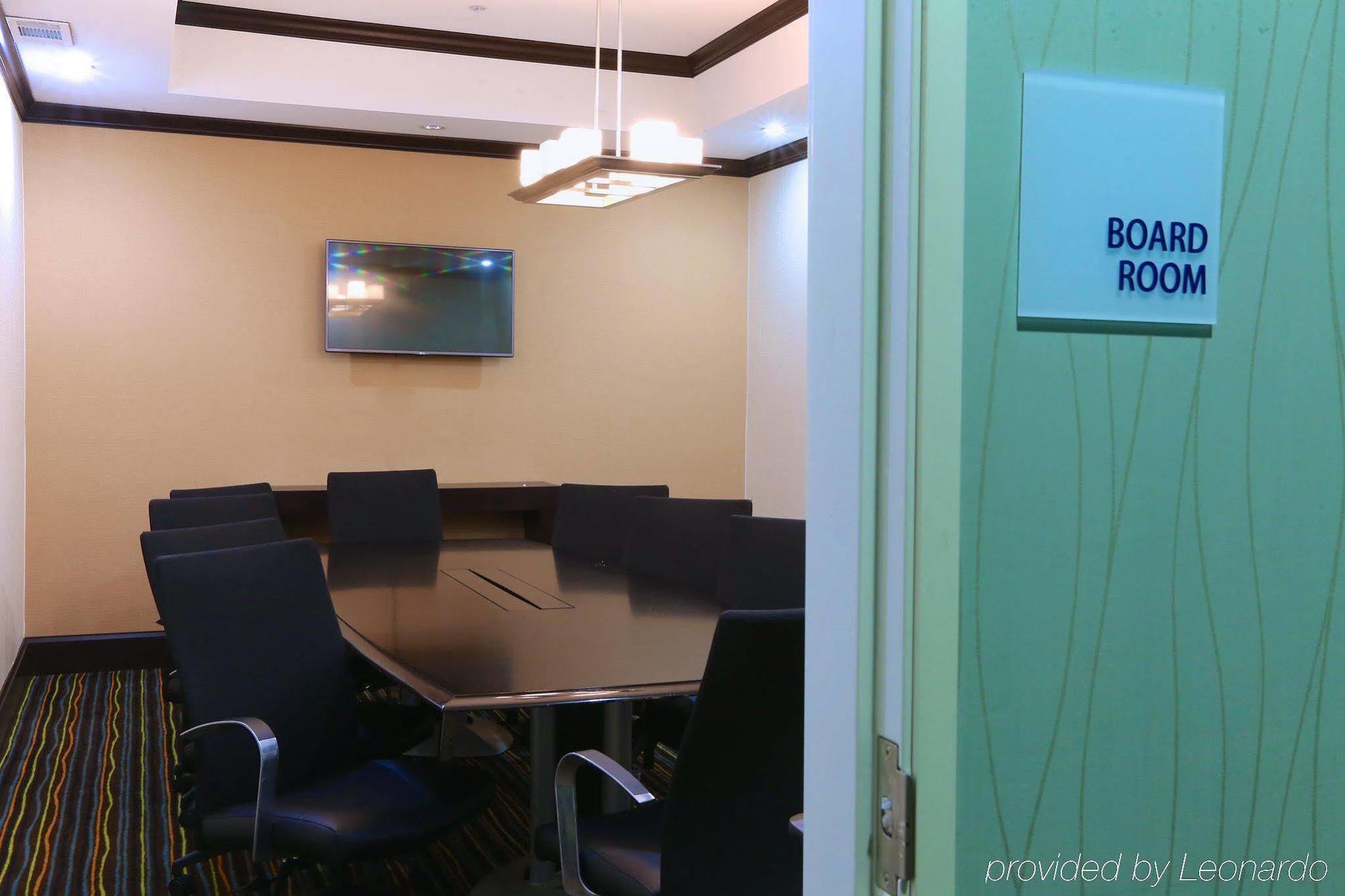 Holiday Inn Express Hotel & Suites Dallas West By Ihg Екстериор снимка